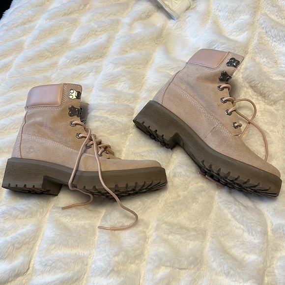 Timberland Shoes - Pink timberland 7M 38